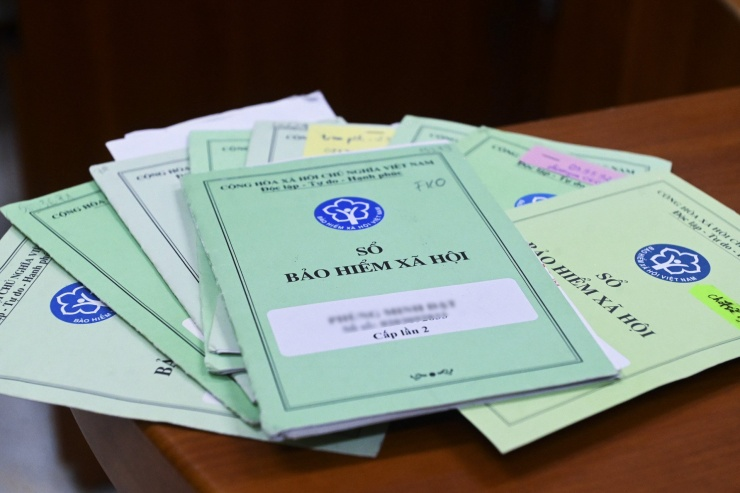 cam-so-bao-hiem-xa-hoi-nguoi-lao-dong-can-can-trong-0
