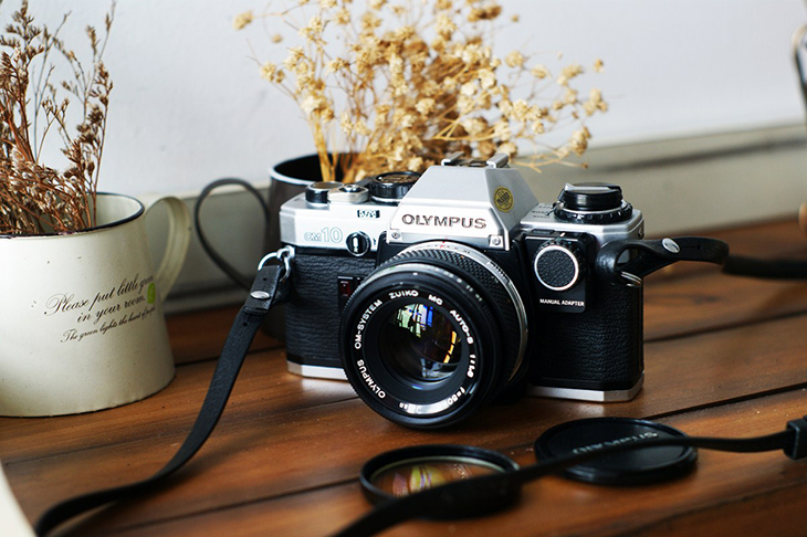 nhung-dieu-can-luu-y-khi-cam-may-anh-0